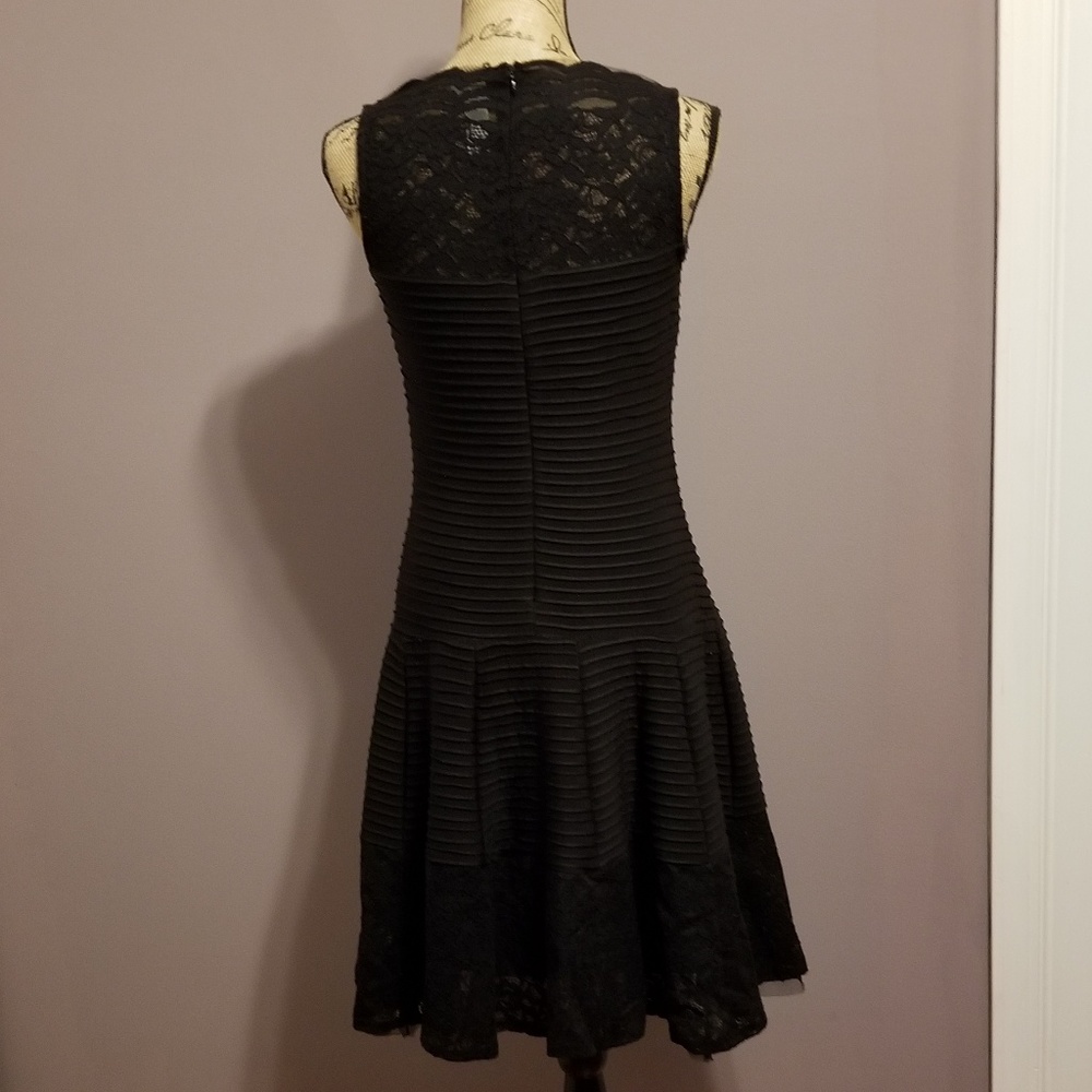 Dress - Picture 8 of 8